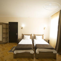 Log Inn Boutique Hotel