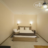 Log Inn Boutique Hotel