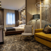 Adamo Hotel 