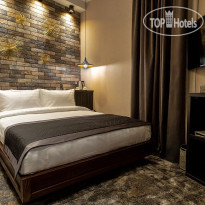 Adamo Hotel 