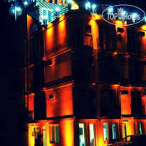 Beach House Hotel 