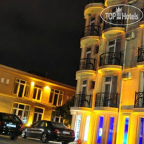 Beach House Hotel 