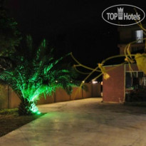 Beach House Hotel 