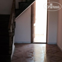 Mari Guest House