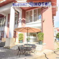 City Hotel 