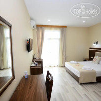 725 B Hotel 