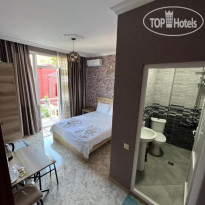 Vaxx Hotel