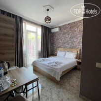 Vaxx Hotel