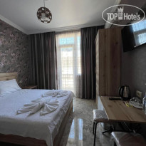 Vaxx Hotel