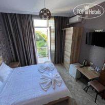Vaxx Hotel