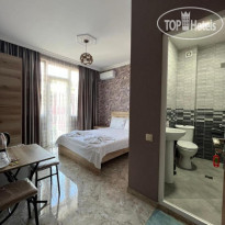 Vaxx Hotel