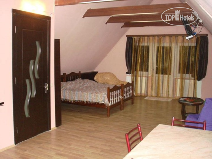 New photos from tourists Premier House 