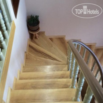 Mari Guest House