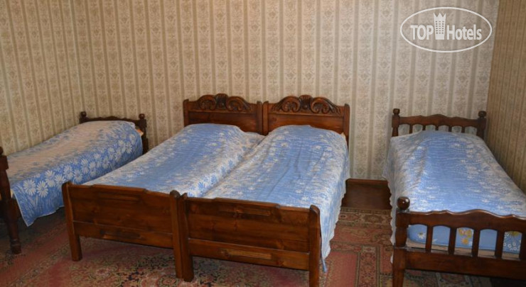 New photos from tourists Old House