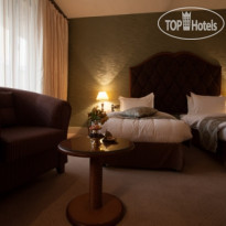Sapphire Inn