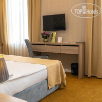 Midway Hotel