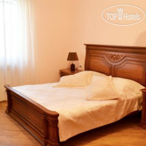 Monument Guest House 