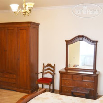 Monument Guest House 