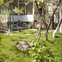 Hin Yerevantsi Hotel