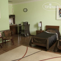 Hin Yerevantsi Hotel