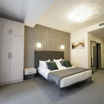 Dynasty Hotel 