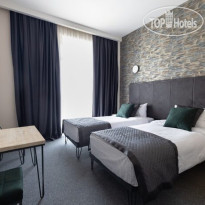Dynasty Hotel 