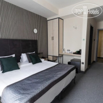 Dynasty Hotel 