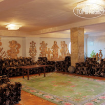 Дом творчества писателей (Writers House)