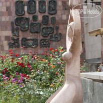 Дом творчества писателей (Writers House)
