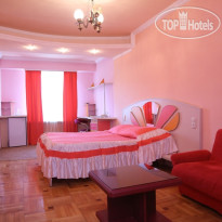 Дом творчества писателей (Writers House)