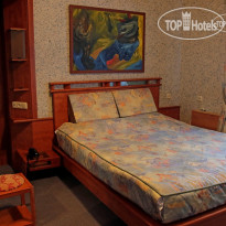 Дом творчества писателей (Writers House)