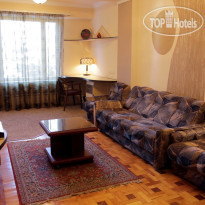 Дом творчества писателей (Writers House)