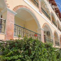 Llazari Hotel  