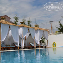 6 Milje Hotel 