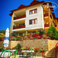 Kris Guesthouse  