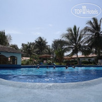 Holiday Beach Club Hotel