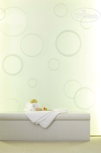 New photos from tourists NH Stuttgart Airport 4*