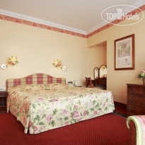 Althoff Hotel am Schlossgarten Один из номеров отеля