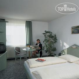 New photos from tourists NH Vier Jahreszeiten 3*