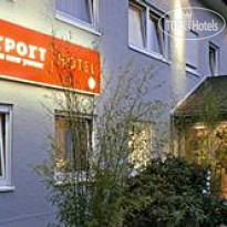 Airport Hotel by The New Yorker