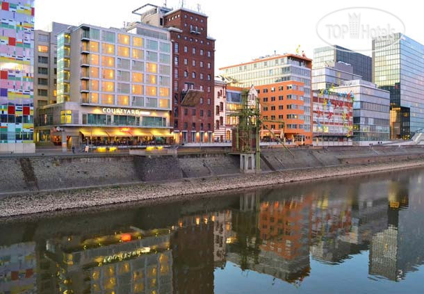 Фотографии отеля  Courtyard Duesseldorf Hafen 3*