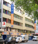 A&O Dusseldorf Hauptbahnhof 2*