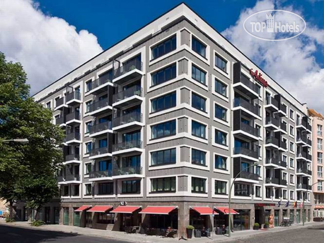 Hotelier's photos Adina Apartment Hotel Berlin Hauptbahnhof 4*