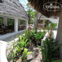 Red Monkey Beach Lodge 