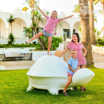 LTI Les Orangers Garden Villas & Bungalows Очаровательная Татьяна с детьм