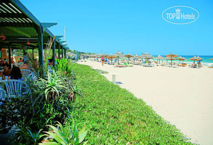 Пляж в Amarta Pasut Beach Retreat 4*