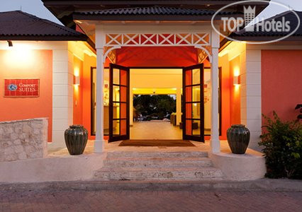 Hotelier's photos Comfort Suites Ports of Call Resort 3*