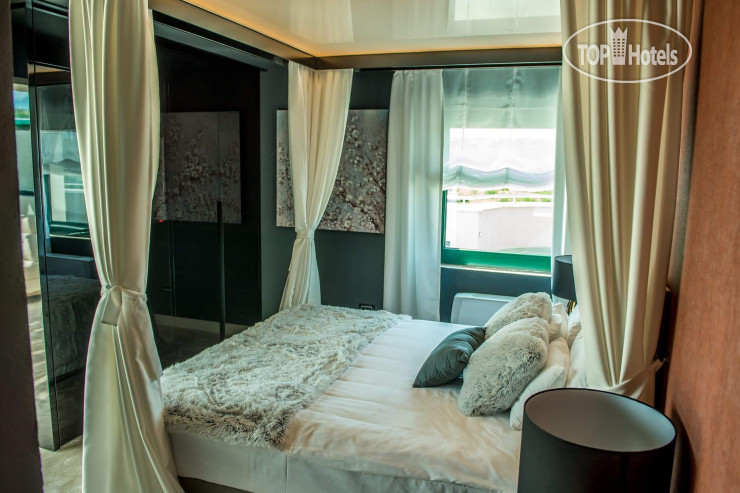 Hotel photo Hedonic 4*