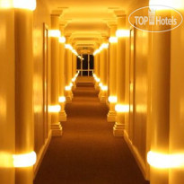 Riverside Hotel and Spa Коридор