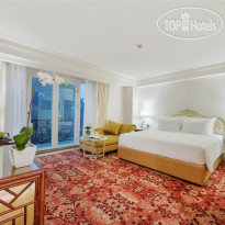 Apricot Hotel